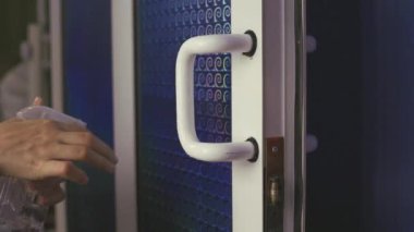 Kapı tokmaklarını dezenfekte etmek