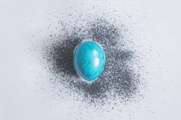 Renkli mavi paskalya yumurtası — Stok fotoğraf