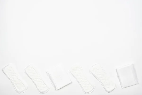 Almofadas femininas brancas em branco — Fotografia de Stock