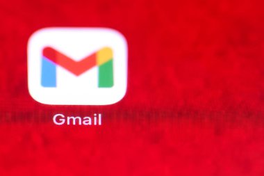 Akıllı telefon ekranında Google e- posta veya gmail mobil uygulaması