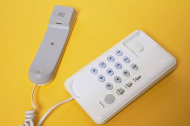 Kablolu sabit telefon