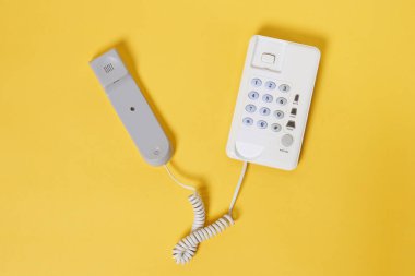 Kablolu sabit telefon