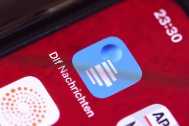 dIf nachrich mobil uygulaması akıllı telefon ekranında
