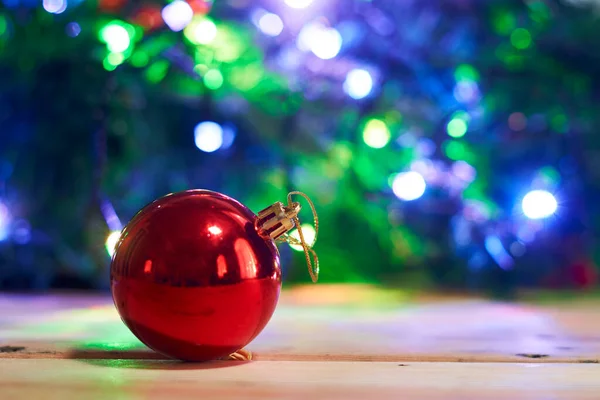 Helle und bunte Christbaumkugeln — Stockfoto