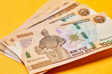Özbek para birimi toplam para faturası