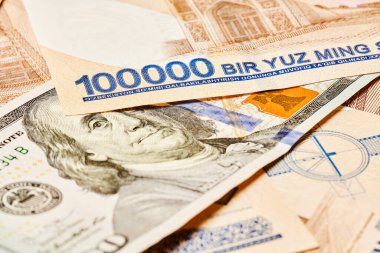 ABD doları banknot ve Özbek toplamları