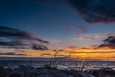 Baltık Denizi güzel günbatımı