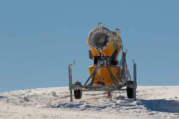 Yellow snow guns