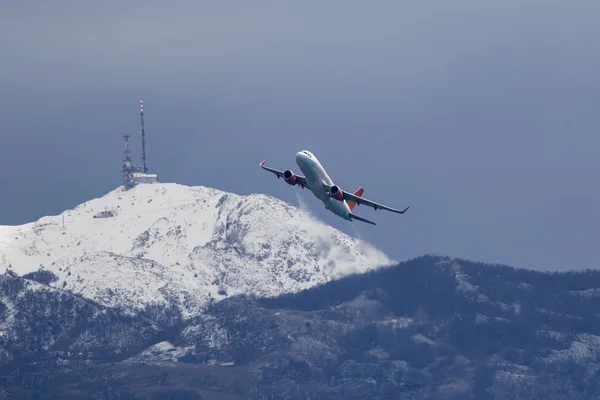 Lovcen 山越えフライト — ストック写真