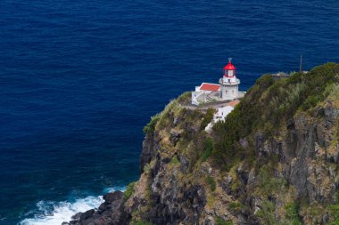 Deniz feneri Ponta Sao Miguel Nordeste town yakınındaki Arnel yapmak