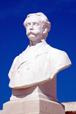 Küba bağımsızlık mimarı Gonzalo de Quesada 'nın taş büstü (1868 - 1915). Küba, Havana 'nın Vedado bölgesindeki Park Villalon' da 50 yıldan fazla halka açık bir sergide..