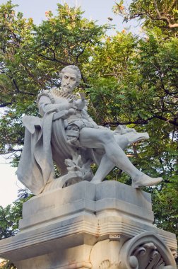 Büyük yazar Miguel de Cervantes 'in (1547 - 1616) 19. yüzyılda Küba' nın Eski Havana kentinde dikilmiş heykeli..