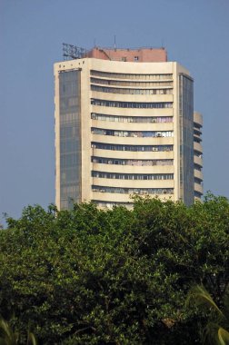 Bombay Menkul Kıymetler Borsası 'nın Hindistan, Mumbai' deki kule binasının görüntüsü. Meydan Oval 'dan Görüntü. .