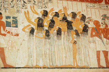Antik Mısır duvar resmi, cenaze alayında yas tutan kadınları gösteriyor. Nil 'in Batı Şeria' sındaki Theban Necropolis 'in bir parçası olan Şeyh Abd el-Qurna' daki eski Mısır Vezir Ramose 'un mezarı. Binlerce yıllık bir resim..