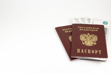 Rusya Federasyonu ve beyaz bir arka plan üzerinde para Pasaportlar