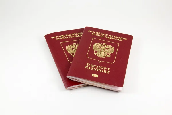Beyaz bir arka plan üzerinde Rus uluslararası Pasaportlar