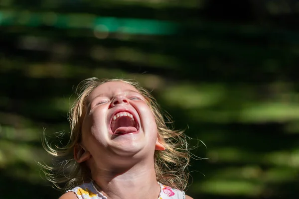 Niño Está Llorando Riendo Niño Está Histérico —  Fotos de Stock