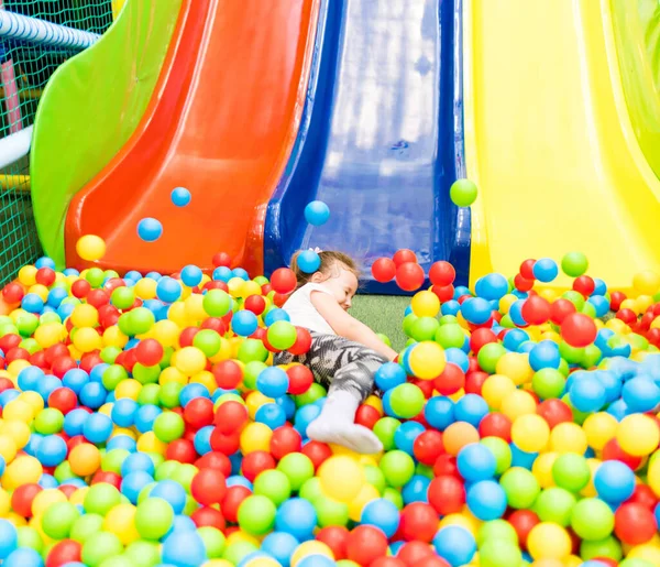 Child Plays Fun Entertainment Center Game Center — Stock Photo, Image