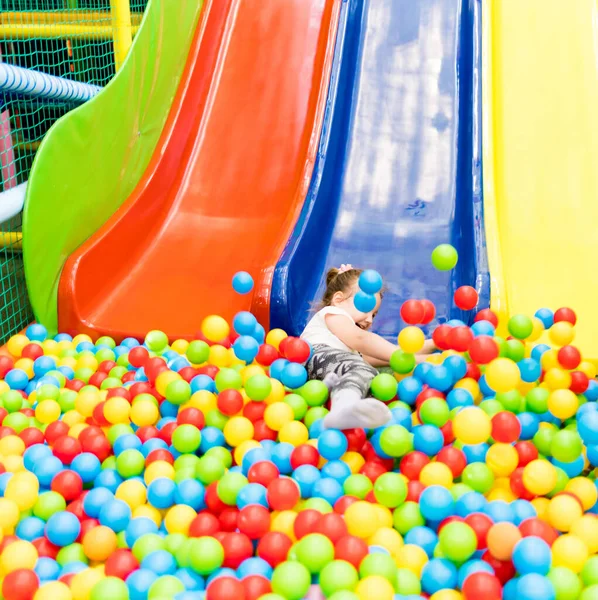 Child Plays Fun Entertainment Center Game Center — Stock Photo, Image