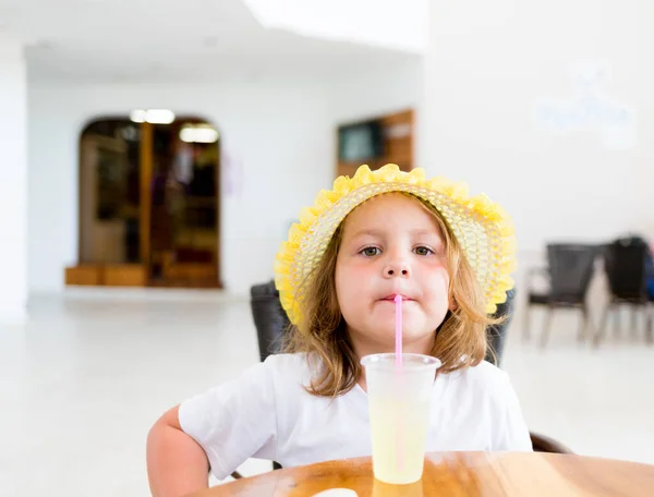 Child Drinks Lemonade Straw — Stock Photo, Image