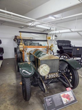 Los Angeles, ABD - 30 Kasım 2025 Petersen Otomotiv Müzesi. 1913 Rolls-Royce 40 / 50 Gümüş Hayalet