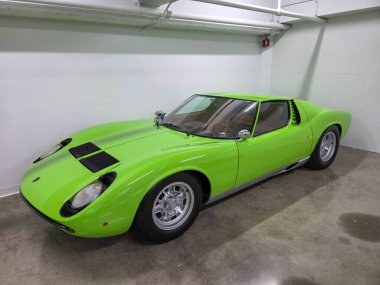 Los Angeles, ABD - 30 Kasım 2025 Petersen Otomotiv Müzesi. Lamborghini Miura P400