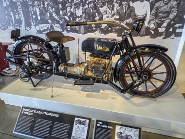 Los Angeles, ABD - 30 Kasım 2025 Petersen Otomotiv Müzesi. 1915 Askeri Araba