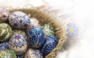 Renkli, süslü Paskalya yumurtaları