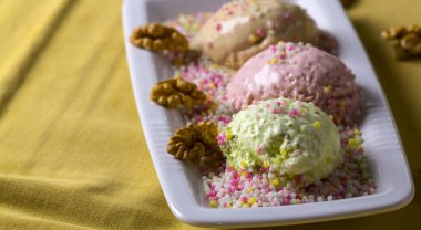 Farklı aromalı dondurma 