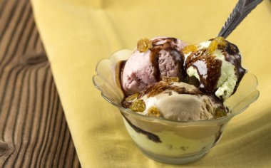 Farklı aromalı dondurma 