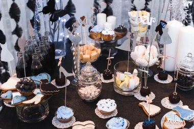 Çikolata düğün töreni ile farklı şekerler çok üzerinde bir