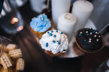 Çikolata düğün töreni ile farklı şekerler çok üzerinde bir