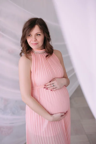 Happy pregnant young woman waiting for a child — Stock Photo, Image