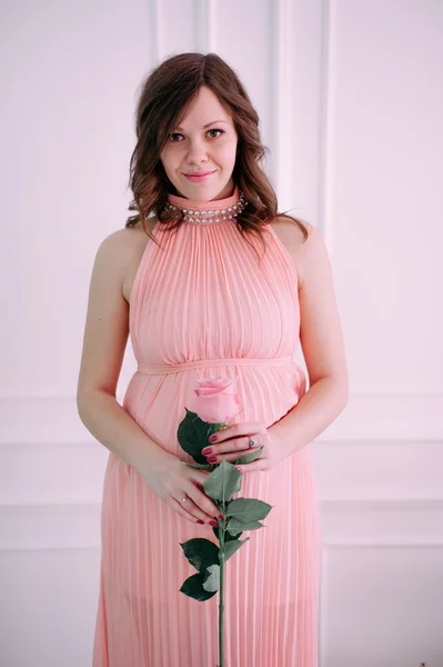 Happy pregnant young woman waiting for a child — Stock Photo, Image