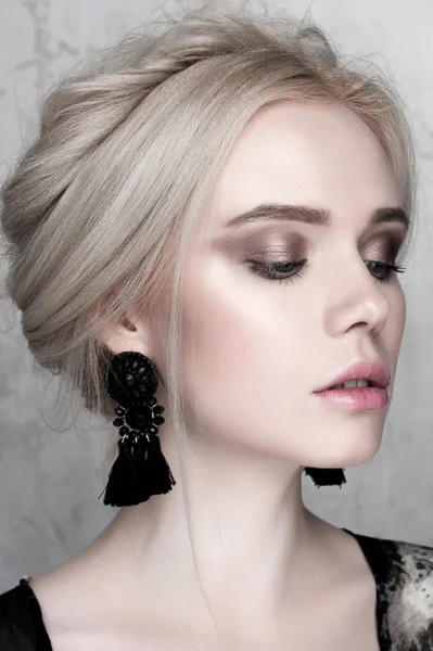 Portret van de schoonheid van naakt make-up — Stockfoto
