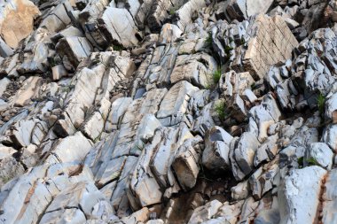 Ukrayna Karpatya 'sında tortulu kaya oluşumlarının kanatları