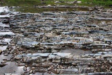 Ukrayna Karpatya 'sında tortulu kaya oluşumlarının kanatları