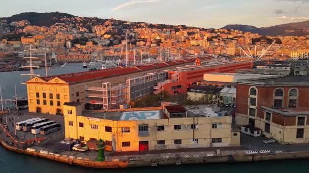 Sol Pintou Panorama Gênova Seu Porto Com Cores Amarelas Rosa — Vídeo de Stock