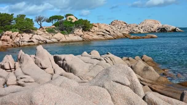 Scena sulla spiaggia in Sardegna in autunno. — Video Stock