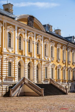 Letonya 'daki Rundale Sarayı' nın mimarisi.