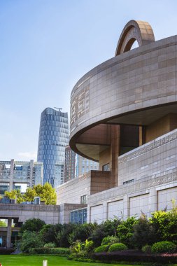 Orta Şangay 'da yeşil peyzajlı modern mimari