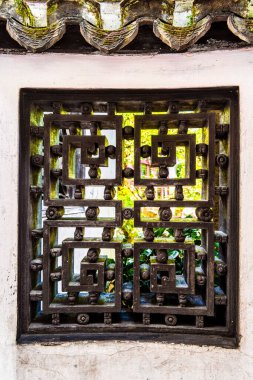 Şangay 'daki Yuyuan Bahçeleri' nin dekoratif pencere tasarımı.