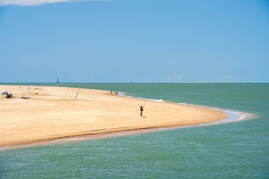 Kumsal toplantısı Cote Sauvage 'da sakin mavi deniz