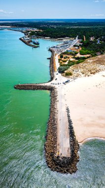 Le Verdon plajı ve limanının havadan görünüşü