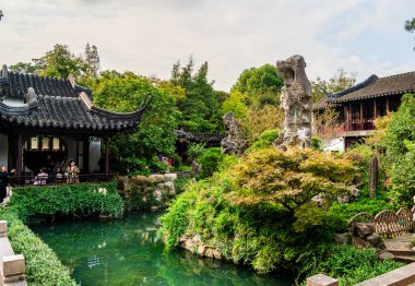 Çin 'in Suzhou şehrinde yemyeşil bir bahçesi var.