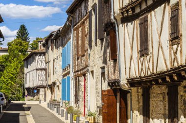 Nerac 'ta tarihi binaları olan Picturesque caddesi.