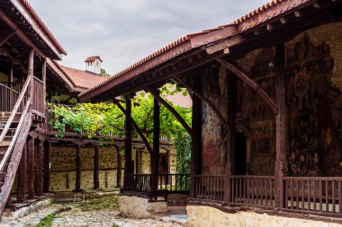 Bulgaristan 'daki Rozhen Manastırı' nın iç avlusu