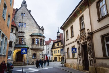 Regensburg, Almanya - 23 Kasım 2025: Sonbaharda Tarihi Merkez