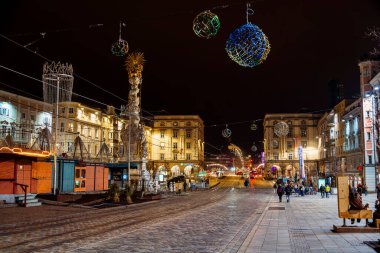 Linz, Avusturya - 15 Kasım 2025: Geceye göre Şehir Merkezi