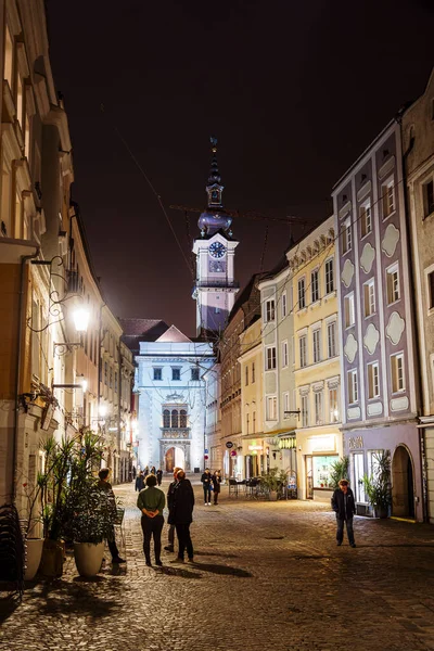 Linz, Avusturya - 15 Kasım 2025: Geceye göre Şehir Merkezi